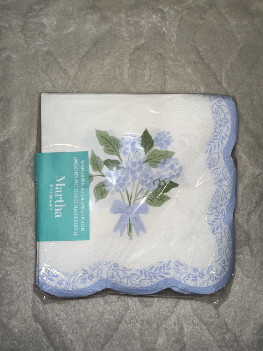 Martha STEWART White Lavender Green Hydrangea Scalloped Paper Napkins 40 3-ply